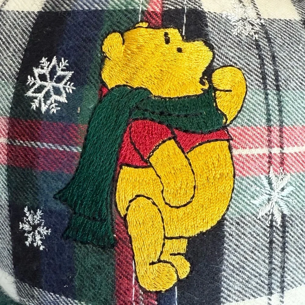 Disney Vintage Winnie the Pooh Hat Baseball Cap Plaid Winter Snowflake New - Picture 2 of 6